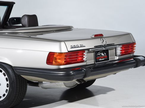 Used 1988 Mercedes-Benz 560 SL image 24