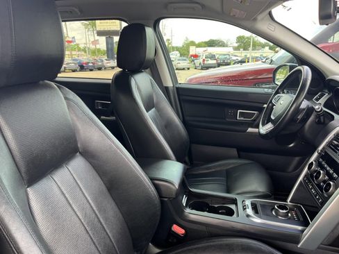 Used 2018 Land Rover Discovery Sport HSE image 33