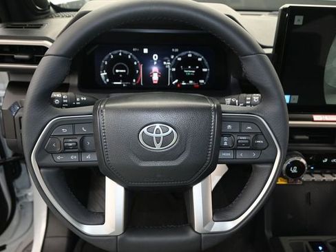 New 2026 Toyota 4Runner Limited AWD/4WD image 5
