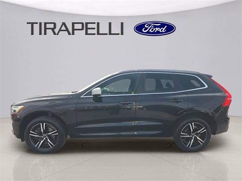 Used 2018 Volvo XC60 T6 R-Design w/ Convenience Package image 3