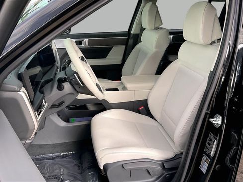 Certified 2025 Hyundai Santa Fe SE FWD image 8