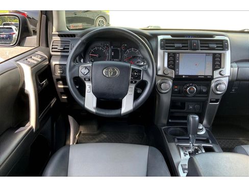Used 2020 Toyota 4Runner SR5 Premium image 5