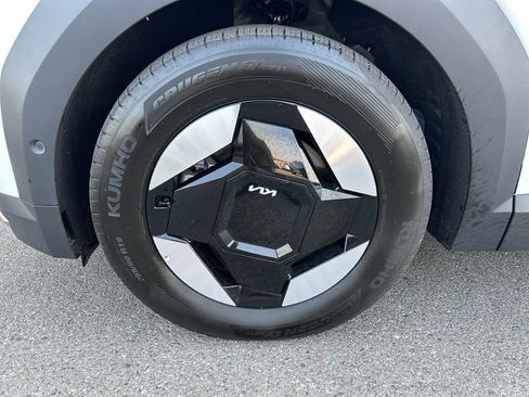 Certified 2026 Kia EV9 Wind AWD/4WD image 9