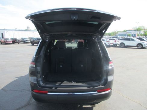 Used 2025 Jeep Grand Cherokee L Laredo w/ Luxury Tech Group I image 8