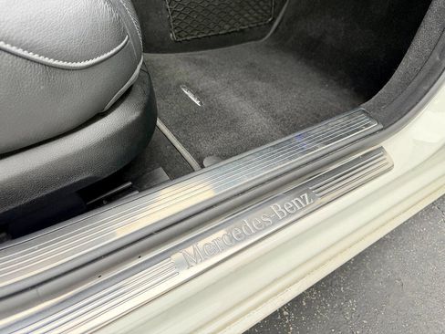 Used 2016 Mercedes-Benz S 550 Sedan image 3