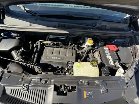 Used 2018 Chevrolet Trax LT w/ LT Convenience Package image 20