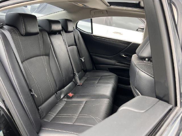 Used 2019 Lexus ES 350 w/ Accessory Package 2 FWD image 31