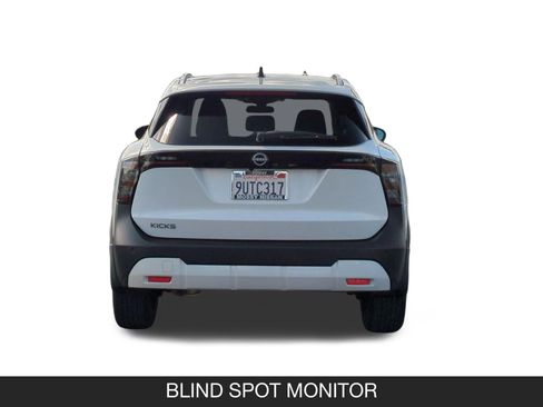 Used 2026 Nissan Kicks SV image 9