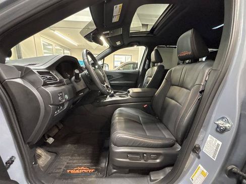 Used 2025 Honda Passport TrailSport image 17