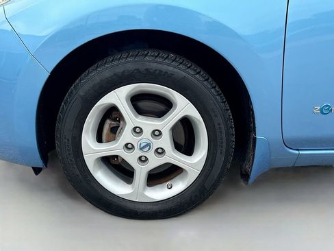 Used 2013 Nissan Leaf SV w/ LED & Quick Charge Pkg FWD image 38