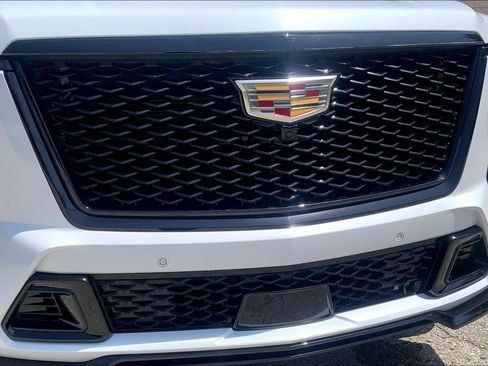 Certified 2026 Cadillac Escalade ESV V AWD/4WD image 31
