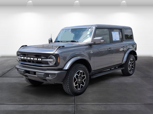 Used 2024 Ford Bronco Outer Banks image 6