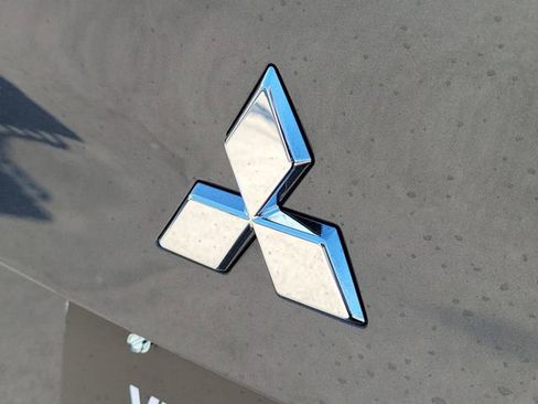 New 2026 Mitsubishi Outlander SE image 8