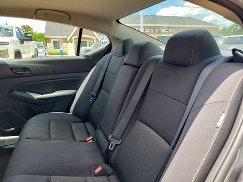 Used 2025 Nissan Altima 2.5 SV FWD image 8