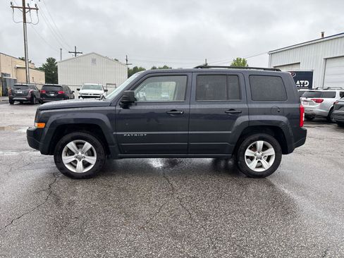 Used 2014 Jeep Patriot Latitude AWD/4WD image 2