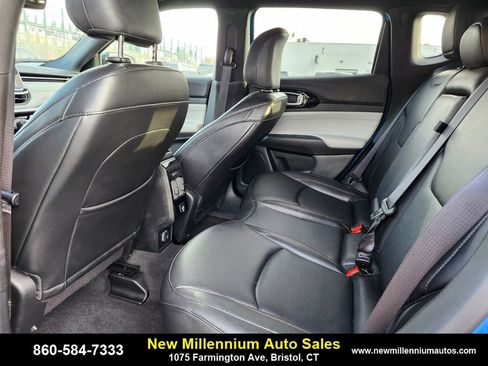 Used 2024 Jeep Compass Limited image 16