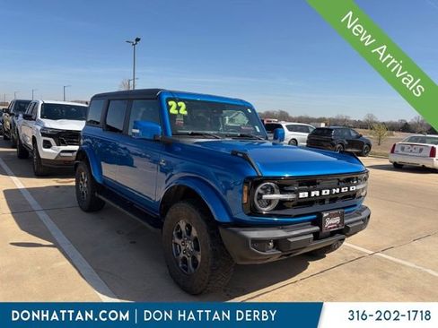 Used 2022 Ford Bronco Outer Banks image 2