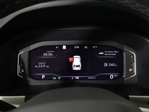 Used 2023 Volkswagen Atlas Cross Sport SEL R-Line image 34