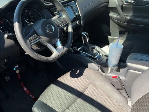 Used 2018 Nissan Rogue S AWD/4WD image 9