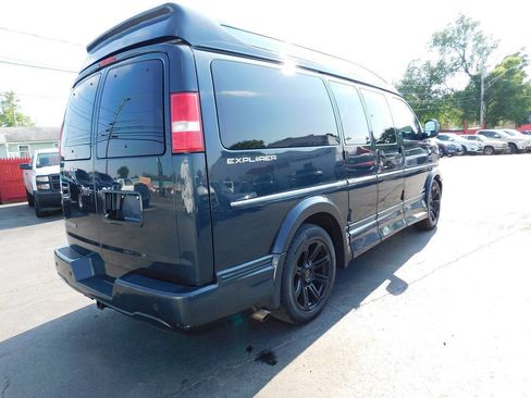 Used 2018 Chevrolet Express 2500 w/ Enhanced Convenience Package RWD image 6