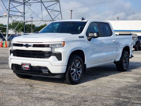 Used 2023 Chevrolet Silverado 1500 RST AWD/4WD image 3