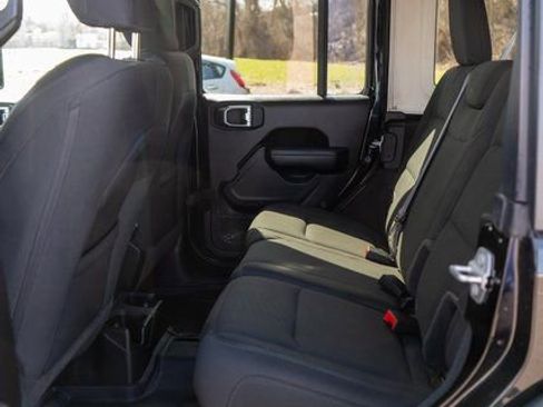 Used 2022 Jeep Wrangler Unlimited Sport AWD/4WD image 12