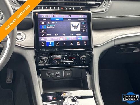 Certified 2024 Jeep Grand Cherokee L Limited w/ Luxury Tech Group II image 17