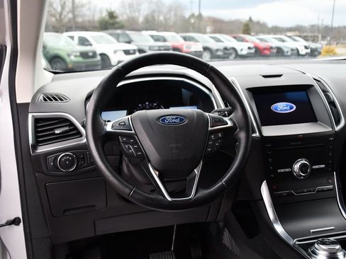 Used 2019 Ford Edge Titanium w/ Cold Weather Package image 12