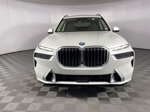 New 2026 BMW X7 xDrive40i image 2