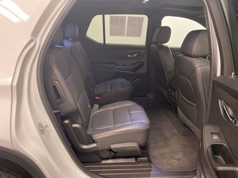 Used 2023 Chevrolet Traverse RS image 29