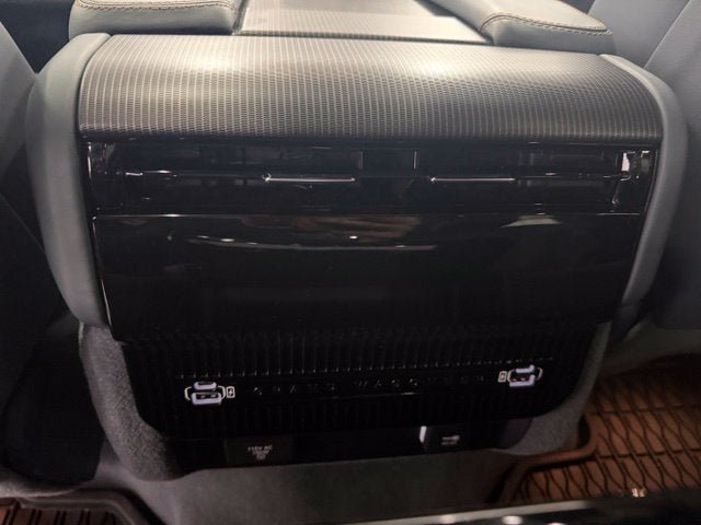 Used 2024 Jeep Grand Wagoneer Series III w/ Rear Seat Video Group 1 AWD/4WD image 21