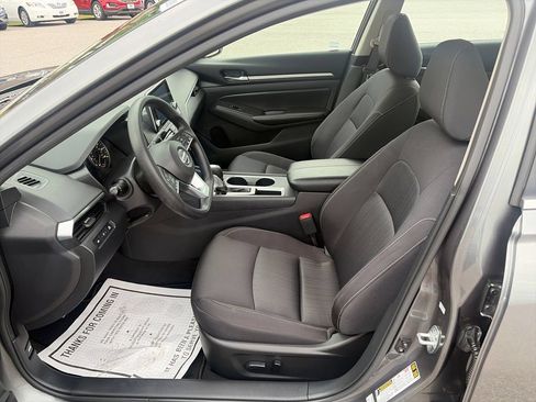Used 2022 Nissan Altima 2.5 SV FWD image 10