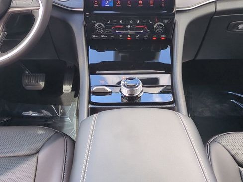 New 2025 Jeep Grand Cherokee L Limited w/ Luxury Tech Group II AWD/4WD image 20