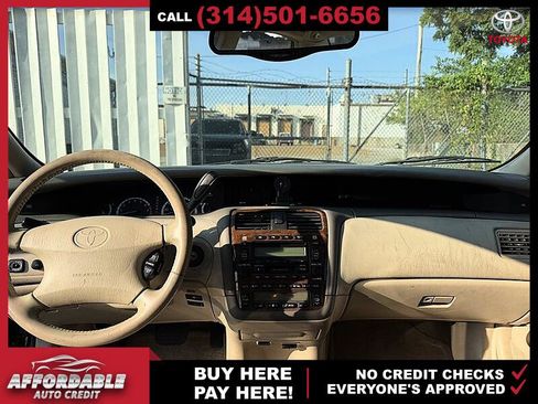 Used 2001 Toyota Avalon XLS w/ Option Pkg 7 FWD image 12