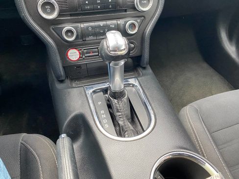 Used 2017 Ford Mustang Coupe image 26