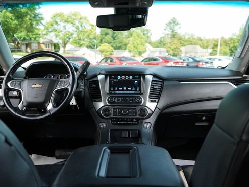 Used 2019 Chevrolet Suburban LT AWD/4WD image 9