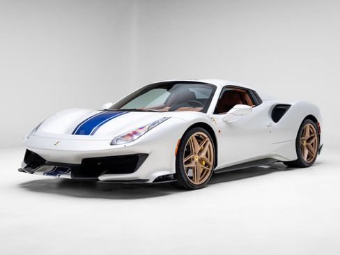 Used 2020 Ferrari 488 Pista Spider image 35