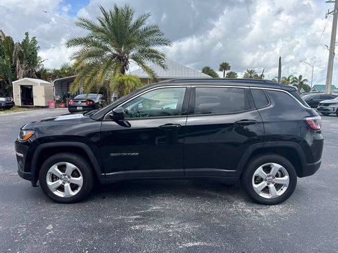 Used 2020 Jeep Compass Latitude AWD/4WD image 2