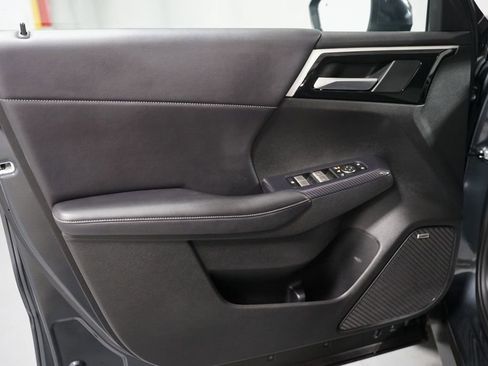 Used 2025 Mitsubishi Outlander SE FWD image 12