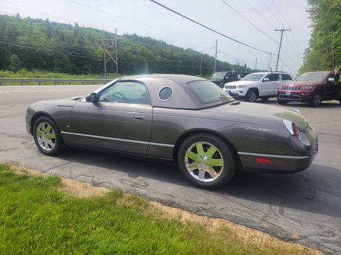 Used 2003 Ford Thunderbird RWD image 4