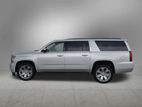 Used 2016 Chevrolet Suburban LT RWD image 3