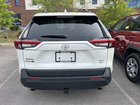 Used 2022 Toyota RAV4 XLE Premium AWD/4WD image 4