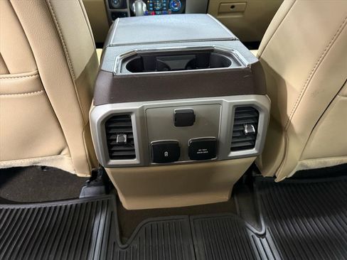 Used 2019 Ford F150 Lariat image 14