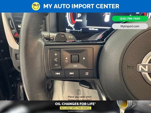 Used 2024 Nissan Rogue SL w/ SL Premium Package FWD image 15