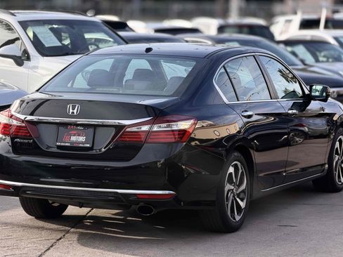 Used 2016 Honda Accord EX image 9