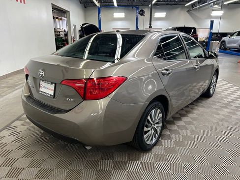 Used 2018 Toyota Corolla XLE w/ Carpet Mat Package (TMS) FWD image 10