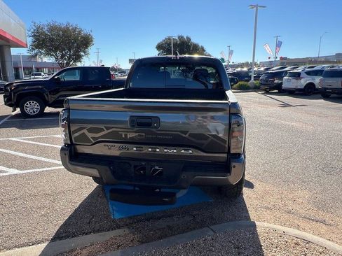 Used 2020 Toyota Tacoma TRD Off-Road image 4