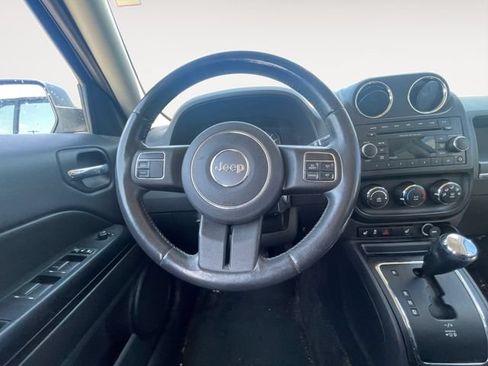 Used 2013 Jeep Patriot Latitude FWD image 12