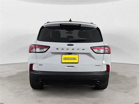Certified 2022 Ford Escape SE w/ SE Sport Appearance Package image 4