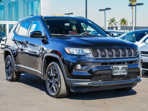Used 2023 Jeep Compass Altitude image 3